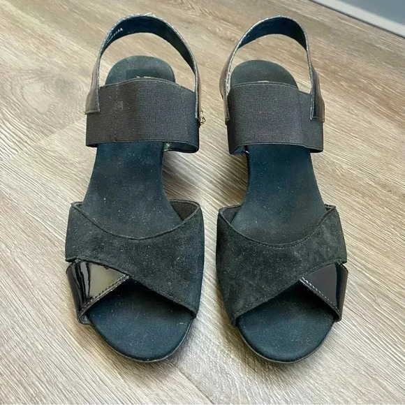 Munro Darling Suede Heels Sandals Open Toe Black Patent Leather Slingback: 9M - Picture 2 of 9